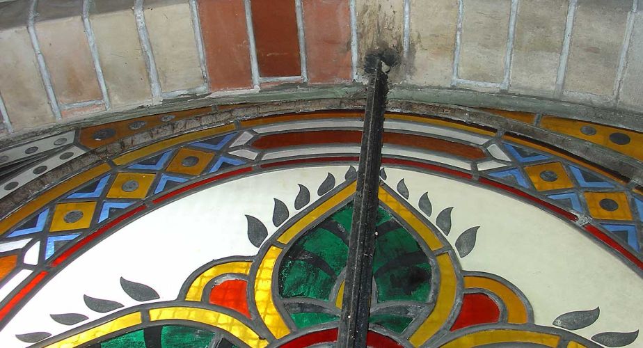 Antikes Rundfenster Vorzustand