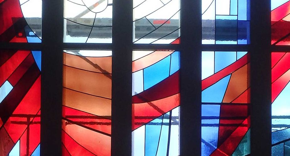 Sanierte Kirchenfenster Kirche Dietlikon Künstler Albert Wider