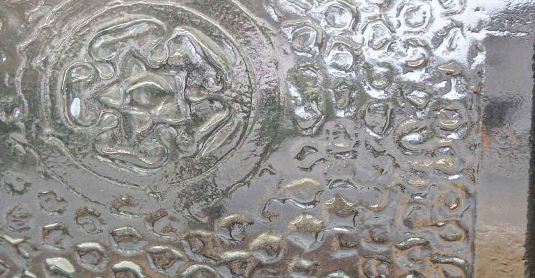 Schmelzglas weiss