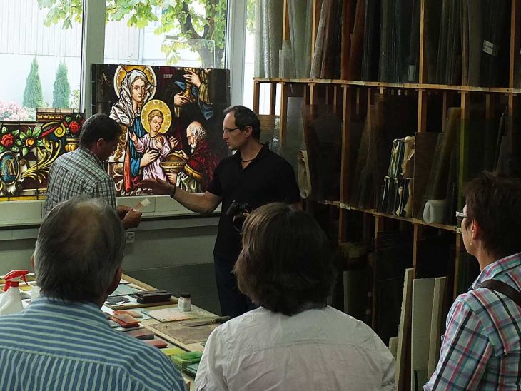 Restauration Kirchenfenster Besprechung mit Denkmalpflege