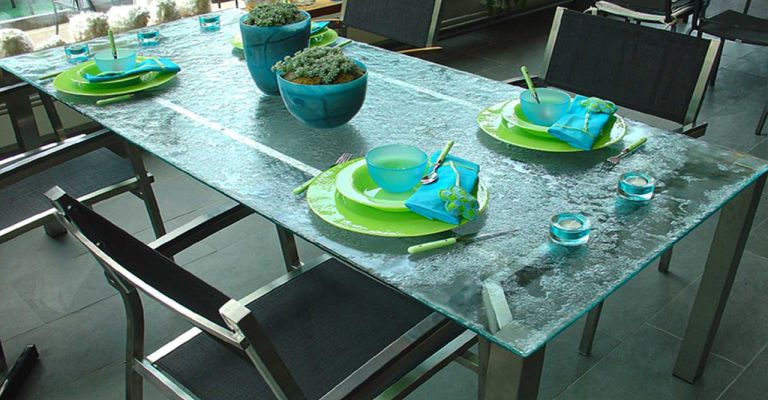 Tischplatte aus Schmelzglas weiss