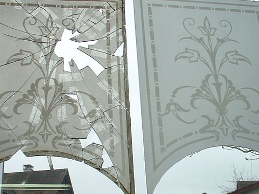 Reproduktion sandgestrahltes Glas mit Jugendstilmotiv